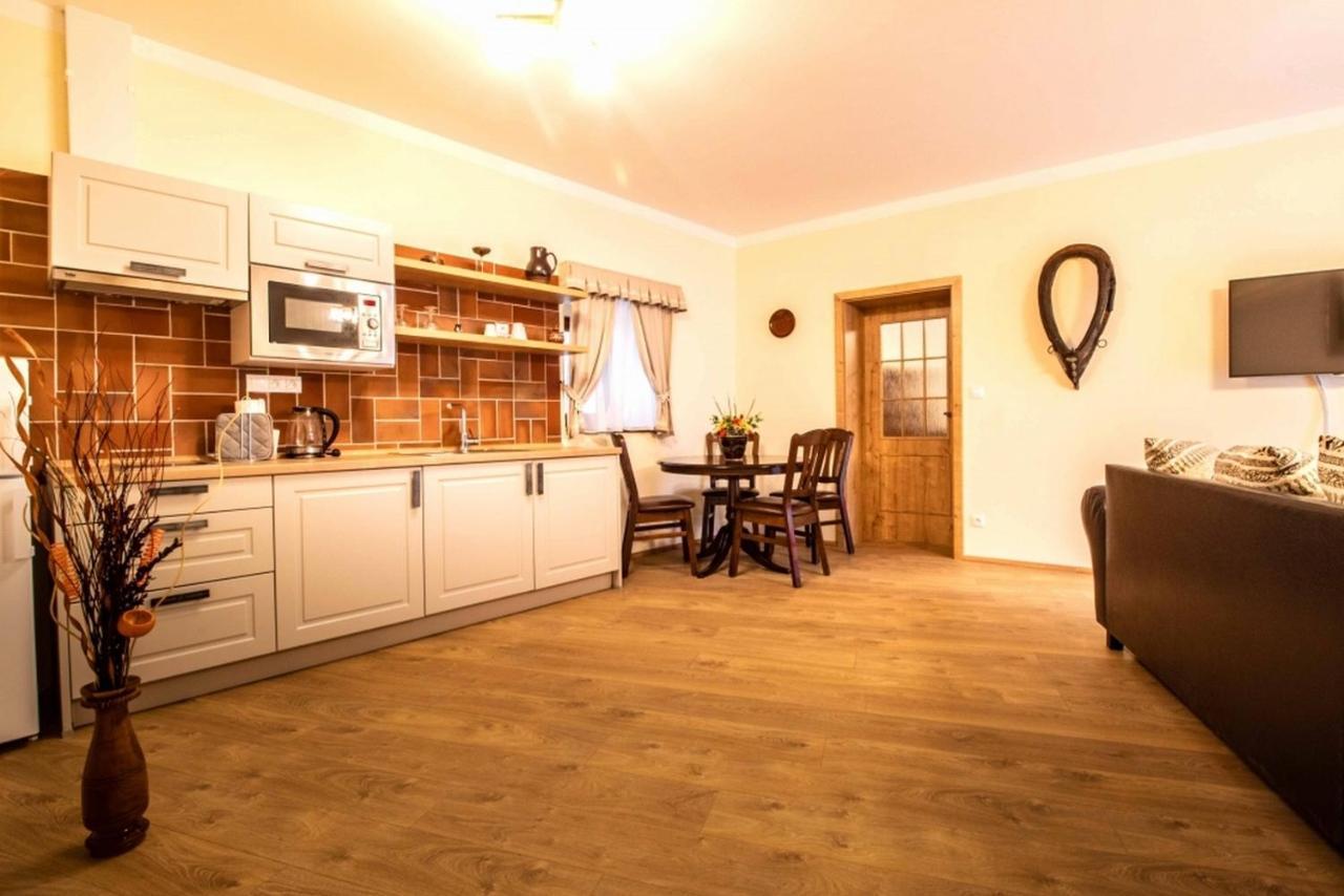 Residence Tvrz Skocice Екстериор снимка