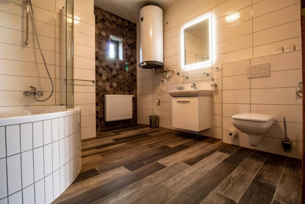 Residence Tvrz Skocice Екстериор снимка