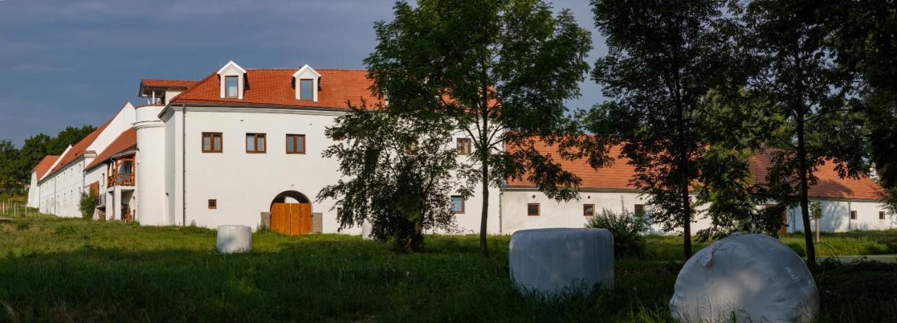Residence Tvrz Skocice Екстериор снимка